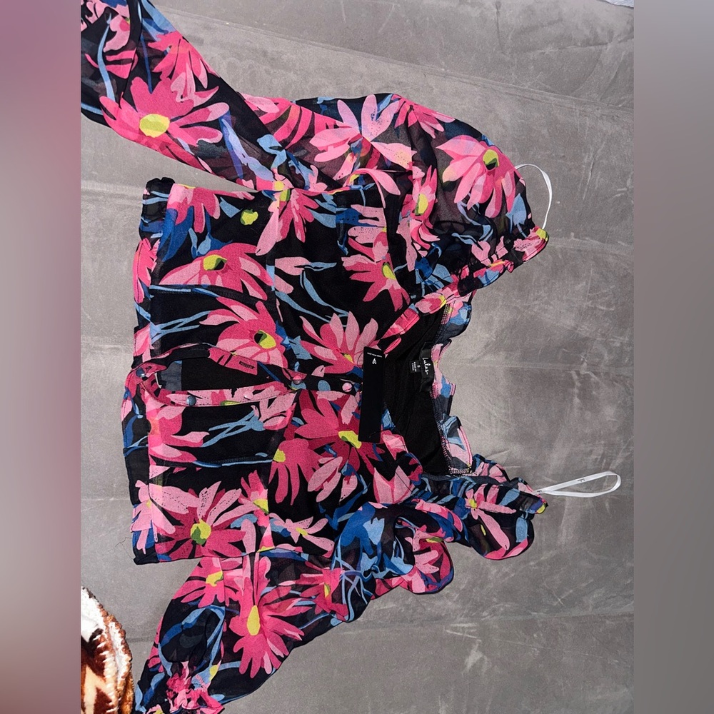 Lulus women’s blouse top size small NWT